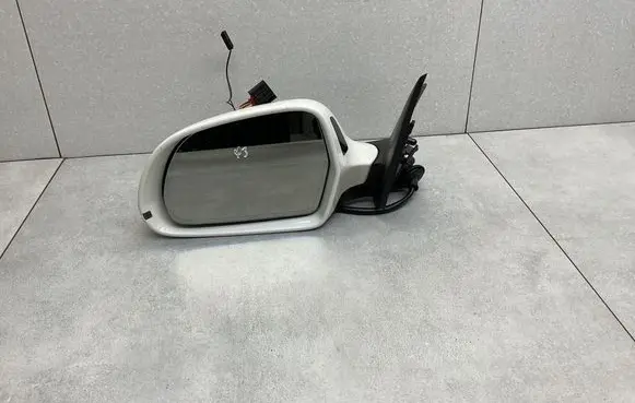Audi Q3 8U Front door electric wing mirror