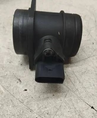 Volkswagen Polo Mass air flow meter 038906461B 0281002531