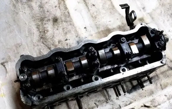 Volkswagen Golf III Engine head 