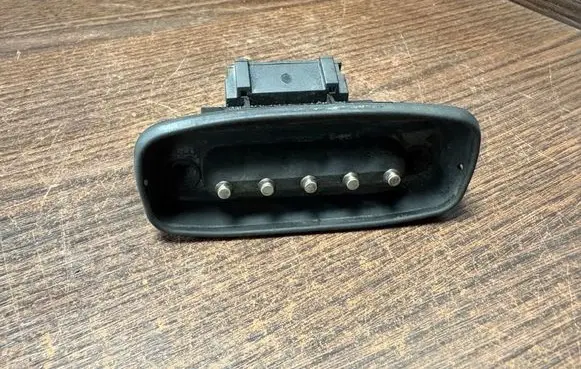Mercedes-Benz Vito Viano W639 Sliding door contact joint 6398206254