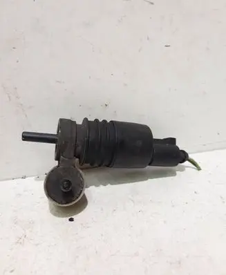 Volkswagen Caddy Windscreen/windshield washer pump