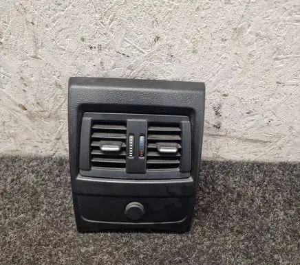 BMW 2 F22 F23 Rear air vent grill 9227886