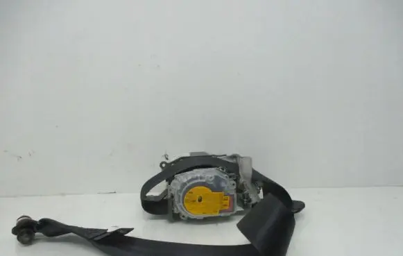 Hyundai i20 (PB PBT) Front seatbelt