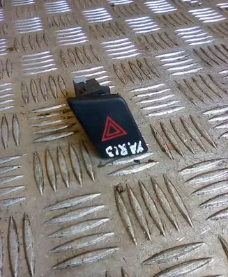 Toyota Yaris Hazard light switch 843320D020