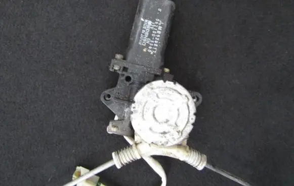 Mitsubishi Galant Front door window regulator motor mb926817 062100-5560