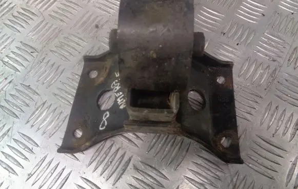 Nissan Almera N16 Engine mounting bracket