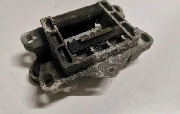 Jaguar X-Type Engine mount bracket 1X437M122