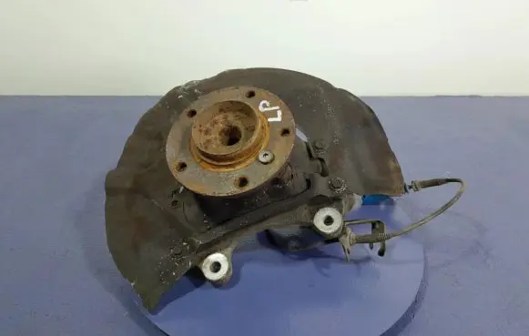 BMW 5 E60 E61 Front wheel hub spindle knuckle 6760953L
