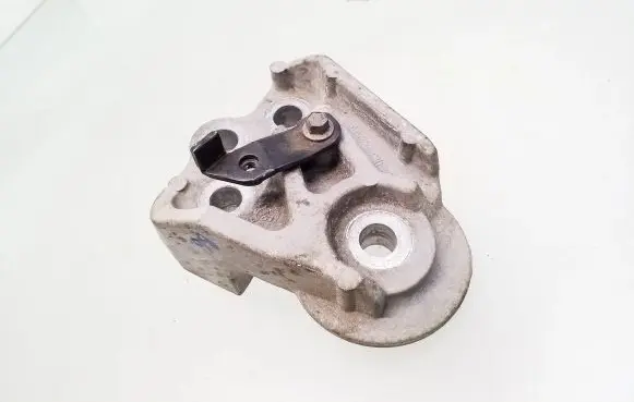 Ford Fiesta Engine mounting bracket
