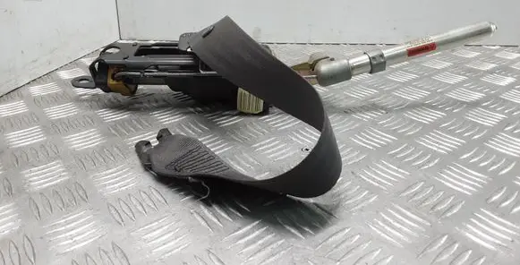 Volvo V70 Front seatbelt