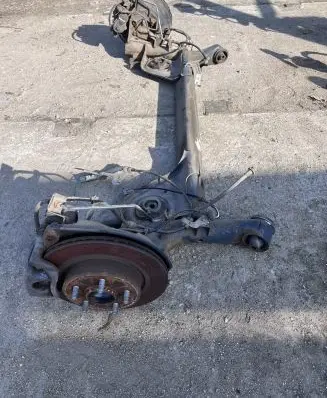 Nissan Leaf II (ZE1) Rear axle beam 