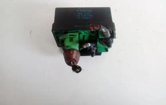 Peugeot 806 Glow plug pre-heat relay 9639912580