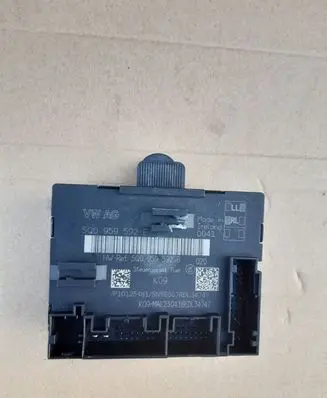 Audi A3 S3 8V Door control unit/module 5Q0959592E