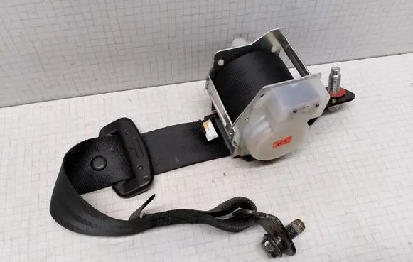 KIA Ceed Rear seatbelt 898101H000