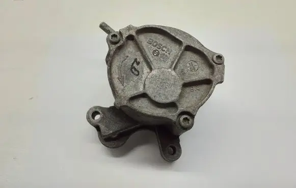 Ford Focus Vacuum pump D1651B 0905T
