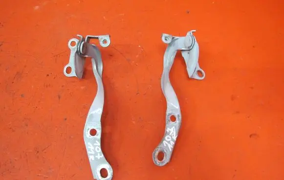 Peugeot 107 Engine bonnet/hood hinges P107ZAWIASYMASKI