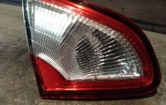 Nissan Qashqai Tailgate rear/tail lights 89503189