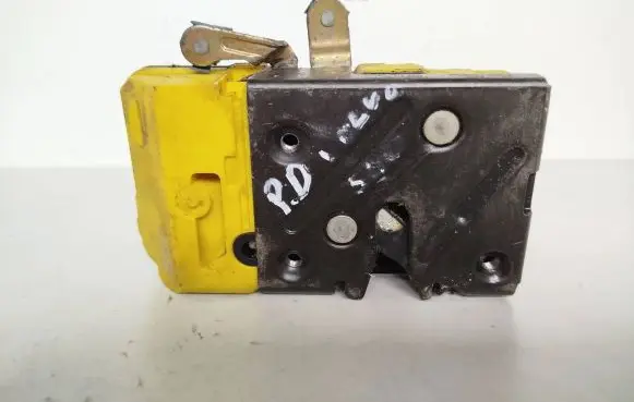 Volvo S80 Front door lock 8650547