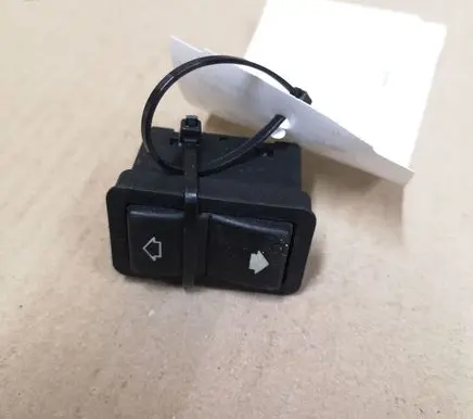 BMW 5 E39 Electric window control switch 8368974