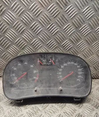 Volkswagen Golf IV Speedometer (instrument cluster) 1j0919860d