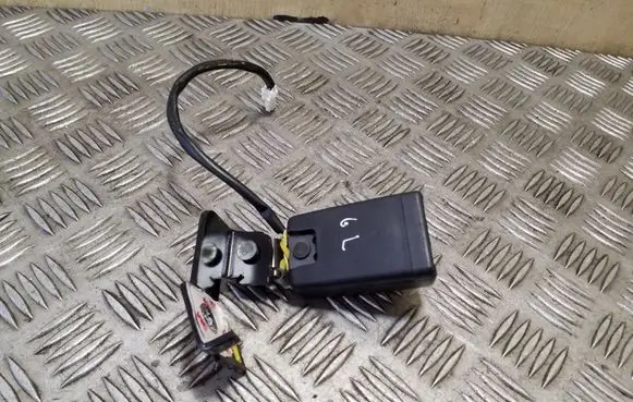 KIA Rio Rear seatbelt buckle