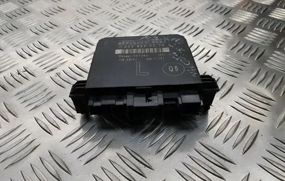 Mercedes-Benz E W211 Door control unit/module 2038206526