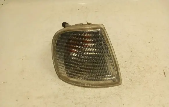 Lexus IS 200-300 Front indicator light 989900