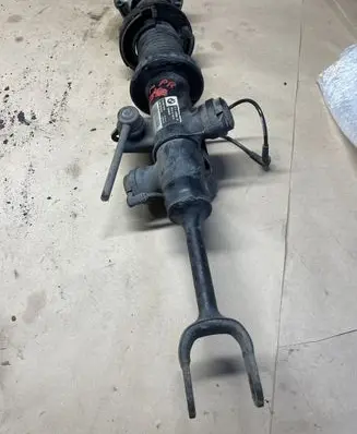 BMW 5 F10 F11 Front shock absorber with coil spring 679685602 10541310 6796856