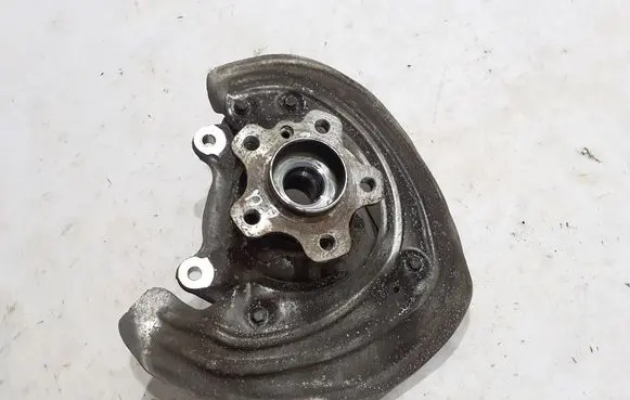 BMW 4 G22 G23 G24 G26 Front wheel hub 6878612