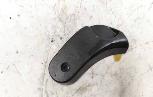 BMW 3 E46 Engine bonnet (hood) release handle 8223163