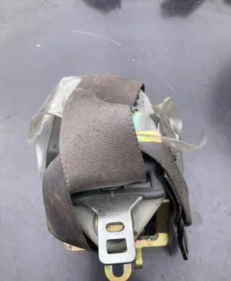 Mazda 323 Front seatbelt 566311001 12RS000 18884F