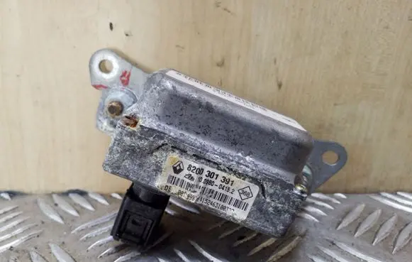 Renault Laguna II ESP acceleration yaw rate sensor 8200301391