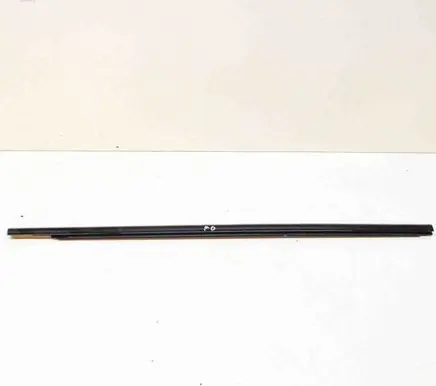 Land Rover Range Rover Evoque L538 Door glass trim 