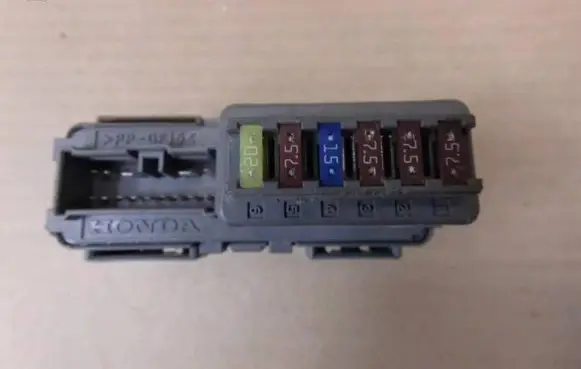 Honda Civic IX Fuse module TV00130