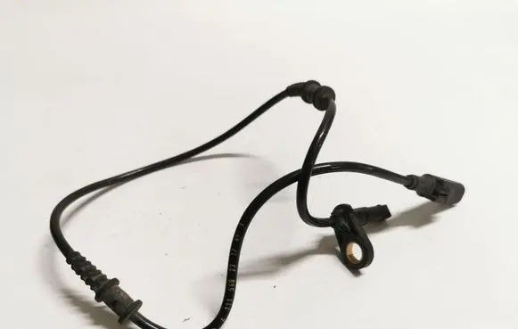 Mercedes-Benz E W211 ABS brake wheel speed sensor A2115402317