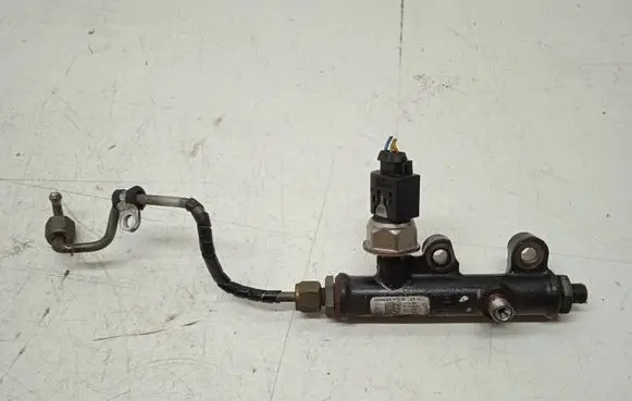 Peugeot 607 Fuel main line pipe 4R8Q9CD65