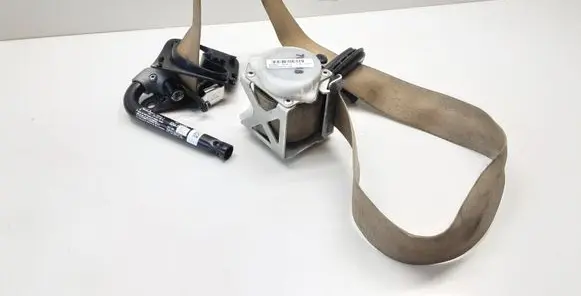 BMW X5 E70 Front seatbelt 305537999J38 305537999J38AB
