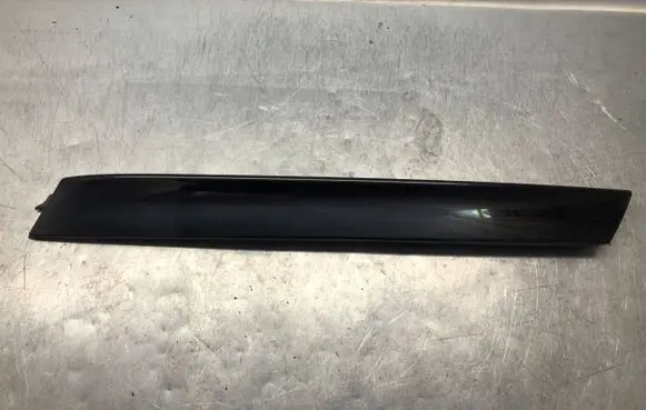 Audi Q3 8U Tailgate trim 8U0854815