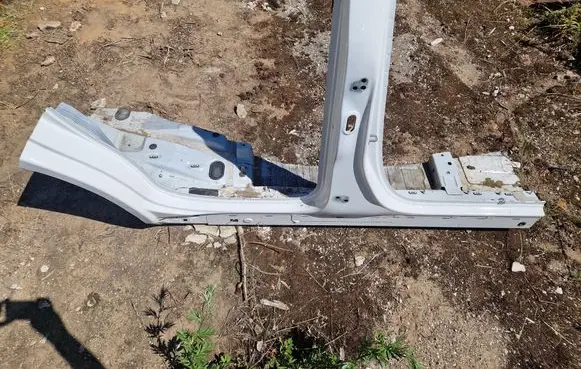 Ford Explorer VI Side car body part 