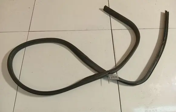 Ford Focus Rubber seal front coupe door 