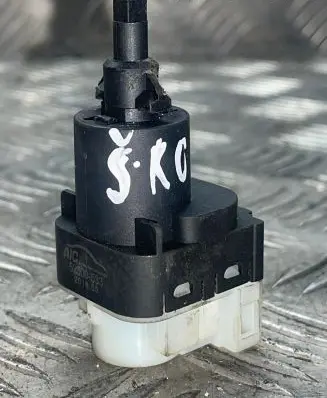 Skoda Roomster (5J) Brake pedal sensor switch 52500533 201805