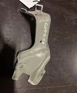Opel Insignia A Fender mounting bracket