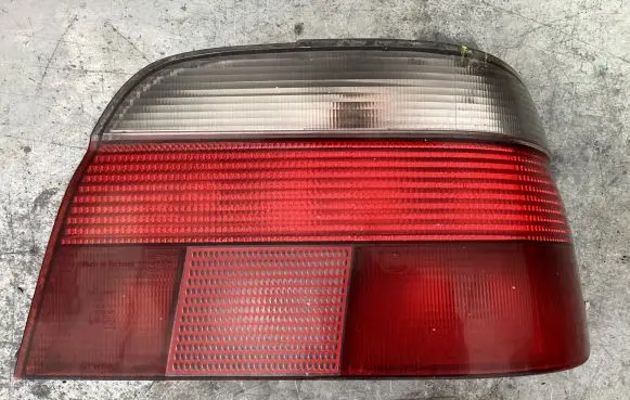 BMW 5 E39 Rear/tail lights 2496298 2VP00724008