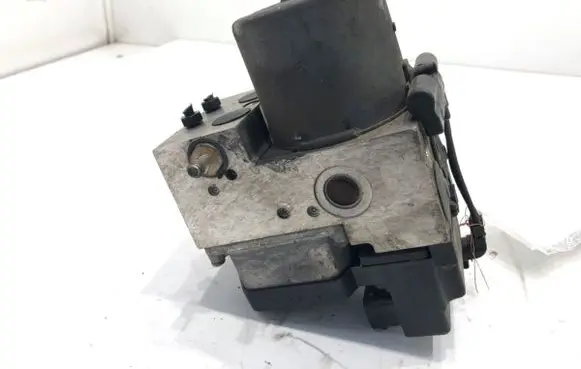 Volkswagen PASSAT B5 ABS Pump 0273004358
