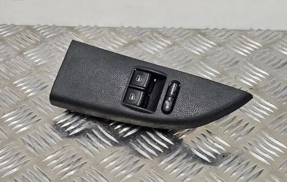 Skoda Fabia Mk1 (6Y) Electric window control switch 1J3959057A 03755120 1J3959057