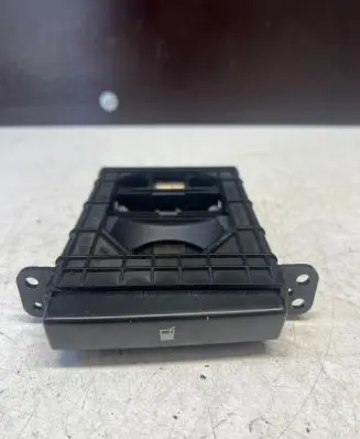 Toyota Avensis T250 Cup holder front 