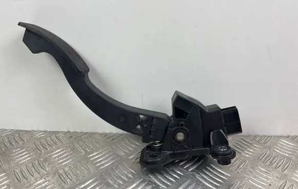 Mitsubishi Outlander Accelerator throttle pedal 1600A116