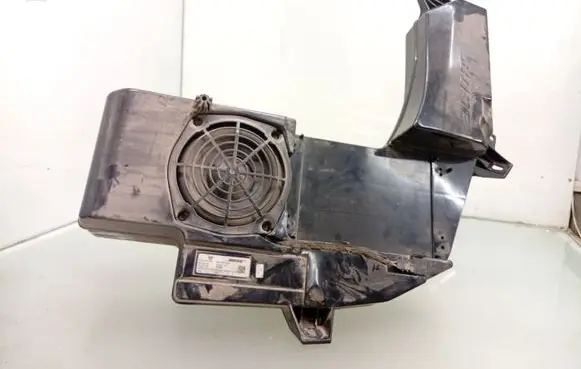 Audi A4 S4 B7 8E 8H Subwoofer speaker 8E9035382C