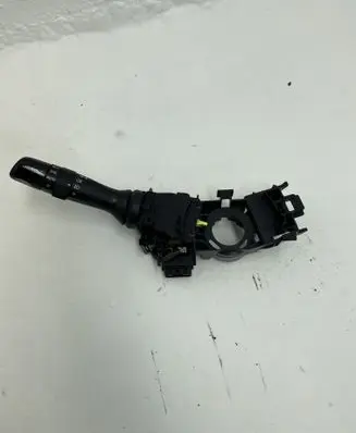 Toyota Avensis T270 Indicator stalk 05180 17F423