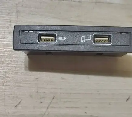 Mercedes-Benz CLA C117 X117 W117 USB socket connector A1728202200 00035941 180412